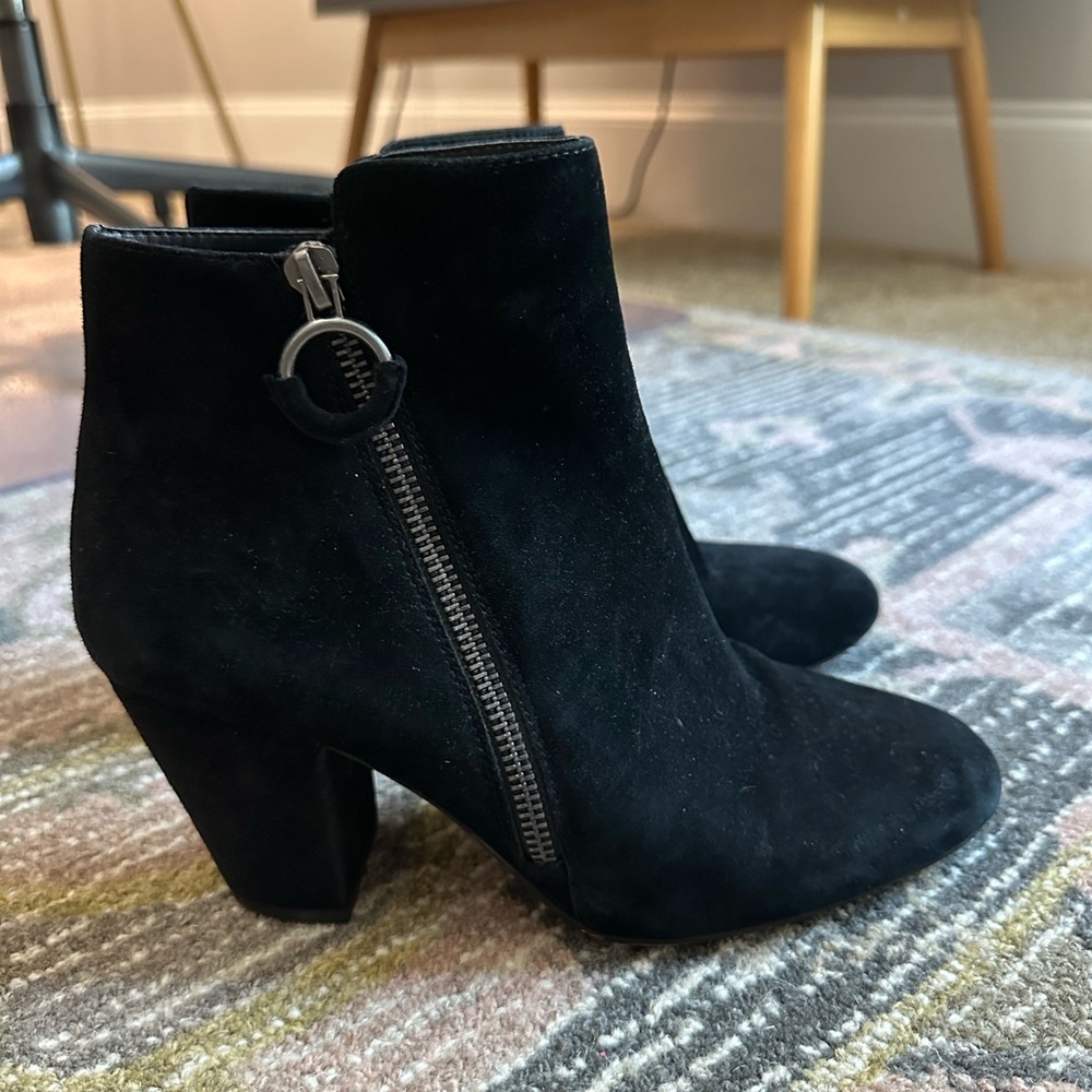 1State Black Booties